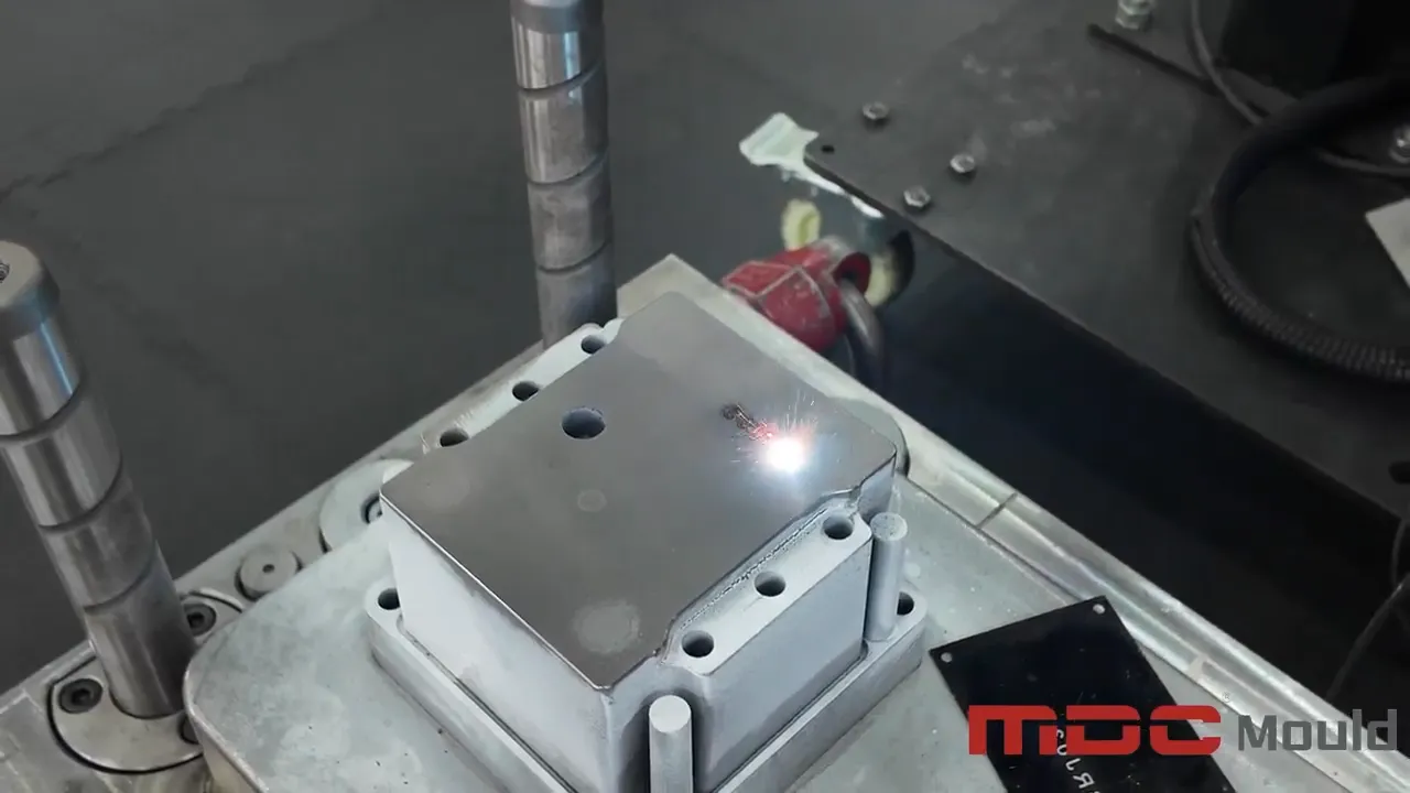 Marcaje Láser de Precisión en la Fabricación de Moldes
